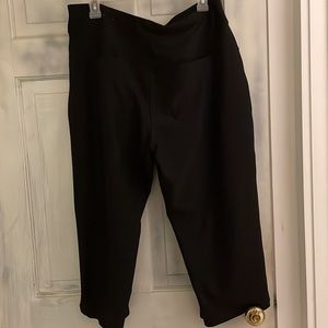 Tek Gear dry Tek capris size L